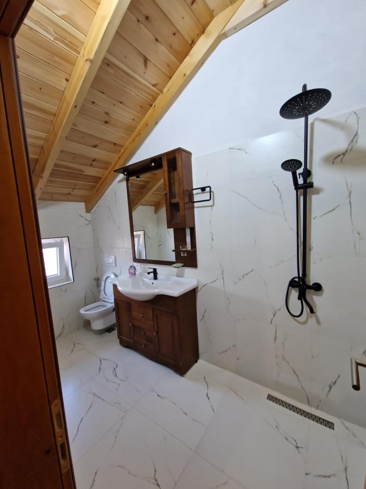 Guest House Korabi Ceren Buitenkant foto